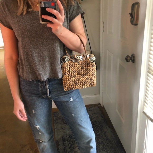 FREE w/BUNDLE VINTAGE Shell Bead Mini Purse - Picture 6 of 7